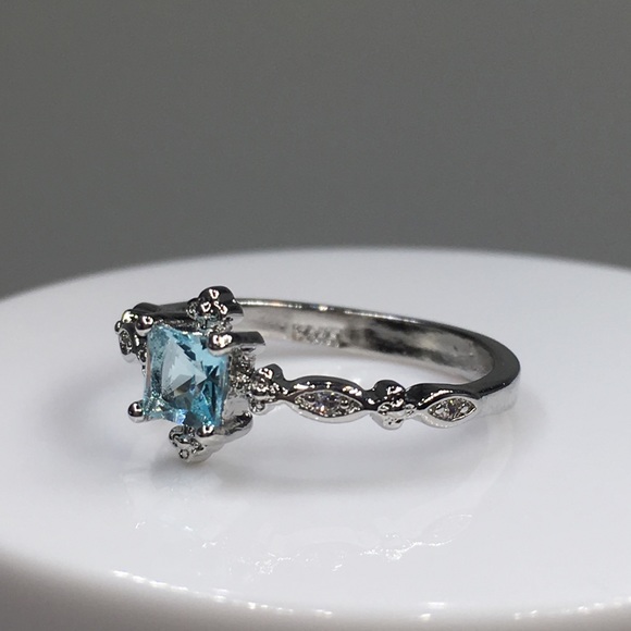 14k white gold aquamarine antique wedding ring - Picture 4 of 8